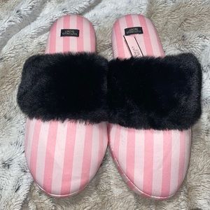 NWT Victoria Secret Slipper